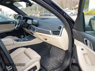 2022 BMW X5 xDrive40i z VIN 5UXCR6C0XN9J12212, wystawiony jako IAAI lot #41656748 z przebiegiem 30 740 mil mil oraz . Historia ofert i sprzedaży dostępna na DreamBid. Obrazek 5.