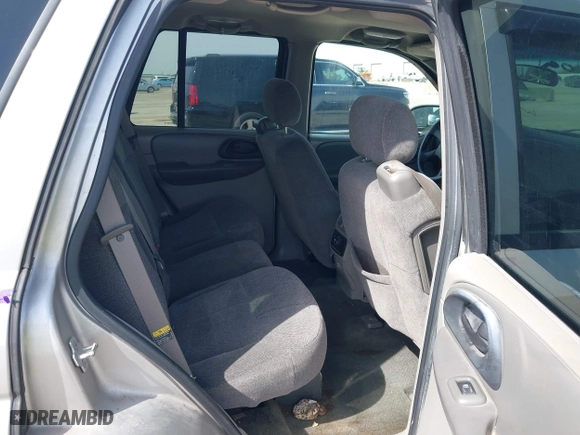 2004 Chevrolet TrailBlazer LT with VIN 1GNDS13S242407656, listed as a IAAI auction lot 41776413 with 343,851 mi miles. Bid and sale history available at carsss.com. Image 8.