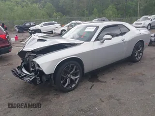 2019 Dodge Challenger SXT z VIN 2C3CDZAG9KH744703, wystawiony jako IAAI lot #41881944 z przebiegiem Nie podano mil oraz . Historia ofert i sprzedaży dostępna na DreamBid. Obrazek 2.