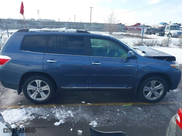 2013 Toyota Highlander Limited with VIN 5TDDK3EH3DS233014, listed as a IAAI auction lot 41634534 with 1 mi miles. Bid and sale history available at carsss.com. Image 12.