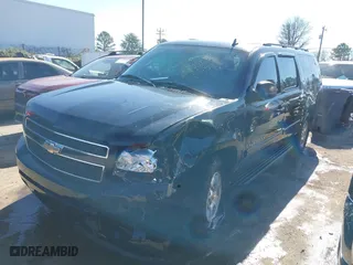 2008 Chevrolet Suburban LT w/3LT with VIN 3GNFC16058G192836, listed as a IAAI auction lot 41474966 with 116,772 mi miles. Bid and sale history available at carsss.com. Image 17.