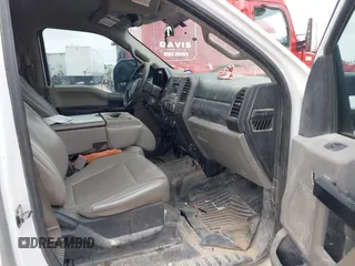 2017 Ford F-350 XL z VIN 1FT7W3AT5HED28231, wystawiony jako IAAI lot #42365678 z przebiegiem Nie podano mil oraz . Historia ofert i sprzedaży dostępna na DreamBid. Obrazek 5.