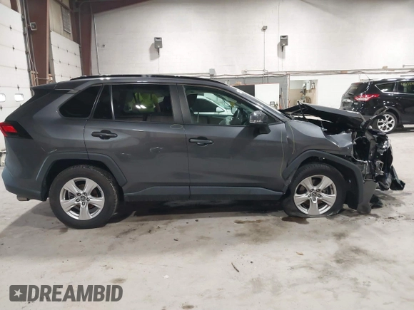 2020 Toyota RAV4 XLE with VIN 2T3P1RFV7LW110207, listed as a IAAI auction lot 41715101 with 57,520 mi miles. Bid and sale history available at carsss.com. Image 13.