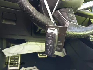 2024 Audi RS 3 z VIN WUAG4DGY9RA902002, wystawiony jako IAAI lot #41061998 z przebiegiem 21 276 mil mil oraz . Historia ofert i sprzedaży dostępna na DreamBid. Obrazek 11.