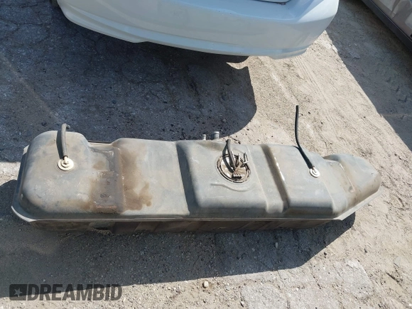 1995 Ford Econoline Cargo z VIN 1FDEE14Y9SHA29638, wystawiony jako IAAI lot #42528557 z przebiegiem Nie podano mil oraz . Historia ofert i sprzedaży dostępna na DreamBid. Obrazek 12.