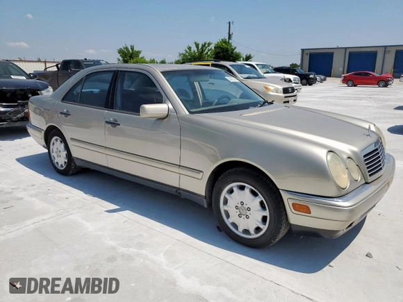 1999 Mercedes-Benz E 320 z VIN WDBJF65H4XA790071, wystawiony jako Copart lot #58670245 z przebiegiem 285 571 mil mil oraz Czysty tytuł • Clean title. Historia ofert i sprzedaży dostępna na DreamBid. Obrazek 4.