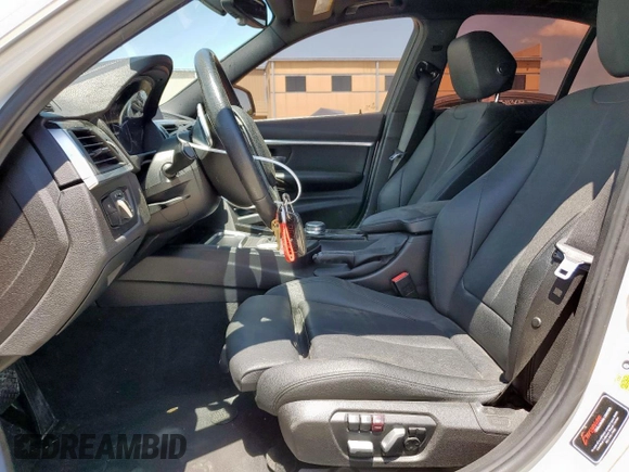 2018 BMW 3 Series 330i with VIN WBA8B9C57JEE80972, listed as a Copart auction lot 61270255 with 81,658 mi miles and Salvage title. Bid and sale history available at DreamBid. Image 7.