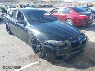 2013 BMW M5 with VIN WBSFV9C5XDD096234, listed as a IAAI auction lot 41498048 with 1 mi miles. Bid and sale history available at carsss.com. Image 1.