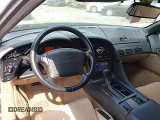 1992 Chevrolet Corvette z VIN 1G1YY23P9N5107499, wystawiony jako IAAI lot #42155734 z przebiegiem 71 080 mil mil oraz . Historia ofert i sprzedaży dostępna na DreamBid. Obrazek 14.