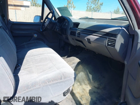 1996 Ford F-150 with VIN 1FTEF14H4TLA40692, listed as a IAAI auction lot 41879207 with 190,355 mi miles. Bid and sale history available at carsss.com. Image 5.