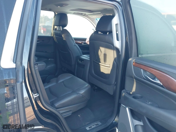 2019 Cadillac Escalade Luxury with VIN 1GYS4BKJ7KR273332, listed as a IAAI auction lot 40895521 with 64,175 mi miles. Bid and sale history available at carsss.com. Image 8.