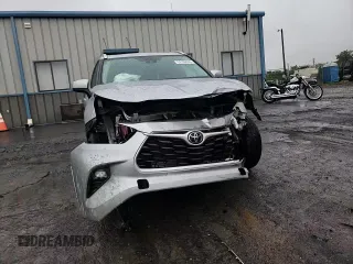 2022 Toyota Highlander XLE with VIN 5TDGZRBH6NS163543, listed as a Copart auction lot 57796635 with 26,011 mi miles and Salvage title. Bid and sale history available at DreamBid. Image 14.