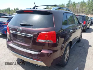 2012 Kia Sorento SX with VIN 5XYKW4A22CG232886, listed as a IAAI auction lot 42143760 with 226,098 mi miles. Bid and sale history available at carsss.com. Image 4.