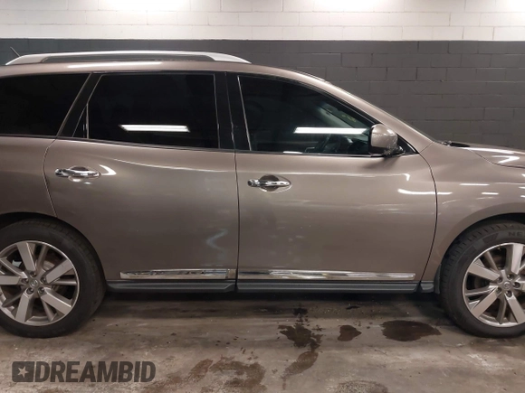 2013 Nissan Pathfinder SV with VIN 5N1AR2MM9DC689684, listed as a IAAI auction lot 41749471 with 162,065 mi miles. Bid and sale history available at carsss.com. Image 13.
