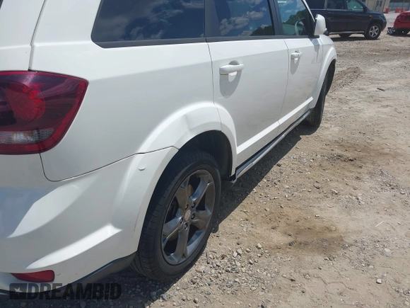 2015 Dodge Journey Crossroad with VIN 3C4PDCGB7FT723142, listed as a IAAI auction lot 42533562 with 217,413 mi miles and . Bid and sale history available at DreamBid. Image 14.