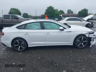 2025 Audi A5 Sportback S line Prestige z VIN WAUEACF58SA012978, wystawiony jako IAAI lot #42264243 z przebiegiem 1461 mil mil oraz . Historia ofert i sprzedaży dostępna na DreamBid. Obrazek 13.