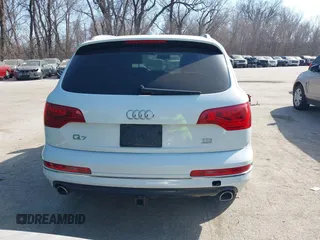2014 Audi Q7 3.0L TDI Prestige with VIN WA1VMAFE2ED013300, listed as a IAAI auction lot 41801591 with 164,514 mi miles. Bid and sale history available at carsss.com. Image 16.