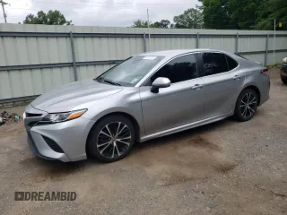 2020 Toyota Camry SE z VIN 4T1G11AK4LU360611, wystawiony jako Copart lot #54537075 z przebiegiem 112 539 mil mil oraz Szkoda całkowita • Salvage title. Historia ofert i sprzedaży dostępna na DreamBid. Obrazek 1.