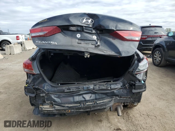2018 Hyundai Elantra SEL z VIN 5NPD84LFXJH342528, wystawiony jako Copart lot #74570264 z przebiegiem 62 255 mil mil oraz Szkoda całkowita • Salvage title. Historia ofert i sprzedaży dostępna na DreamBid. Obrazek 6.