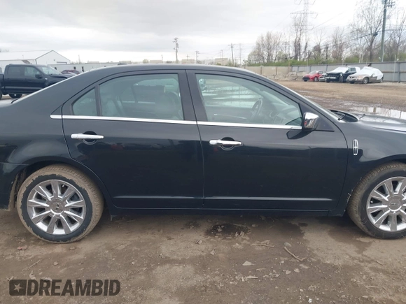 2011 Lincoln MKZ with VIN 3LNHL2GC9BR766667, listed as a IAAI auction lot 41932097 with 178,121 mi miles. Bid and sale history available at carsss.com. Image 13.
