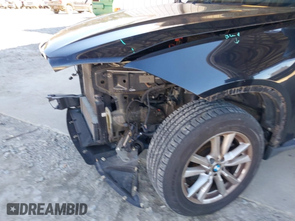 2014 BMW X5 sDrive35i z VIN 5UXKR2C52E0H33225, wystawiony jako IAAI lot #41698549 z przebiegiem 110 847 mil mil oraz . Historia ofert i sprzedaży dostępna na DreamBid. Obrazek 18.