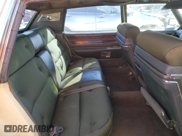 1969 Cadillac Fleetwood z VIN P9296258, wystawiony jako Copart lot #44472325 z przebiegiem 45 798 mil mil oraz Czysty tytuł • Clean title. Historia ofert i sprzedaży dostępna na DreamBid. Obrazek 10.
