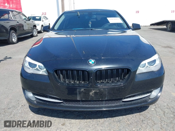 2012 BMW 5 Series 528i xDrive with VIN WBAXH5C54CDW07833, listed as a IAAI auction lot 42058437 with 118,213 mi miles and . Bid and sale history available at carsss.com. Image 6.