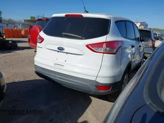 2013 Ford Escape S with VIN 1FMCU0F74DUD19224, listed as a IAAI auction lot 42020707 with 211,040 mi miles. Bid and sale history available at carsss.com. Image 4.