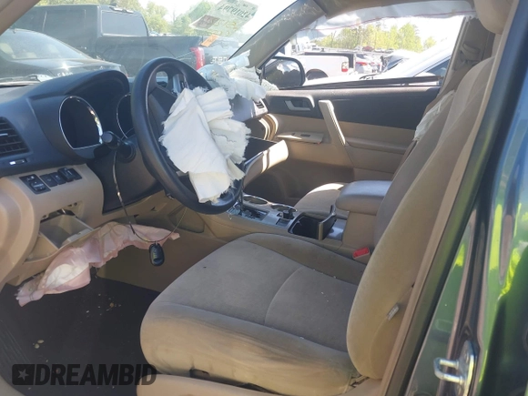 2013 Toyota Highlander with VIN 5TDZA3EH7DS044603, listed as a IAAI auction lot 42019794 with 220,483 mi miles and . Bid and sale history available at DreamBid. Image 5.