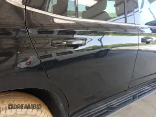 2023 Chevrolet Tahoe LS z VIN 1GNSCMKD5PR356819, wystawiony jako Copart lot #52676795 z przebiegiem 5 624 mil mil oraz Szkoda całkowita • Salvage title. Historia ofert i sprzedaży dostępna na DreamBid. Obrazek 11.