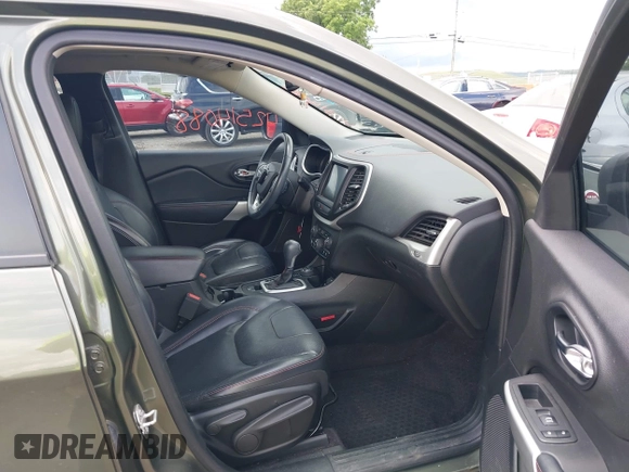 2018 Jeep Cherokee Trailhawk с VIN 1C4PJMBX2JD609467, выставлен на аукционе IAAI как лот 42514088 с пробегом 135 139 миль миль и . История ставок и продаж доступна на DreamBid. Изображение 5.