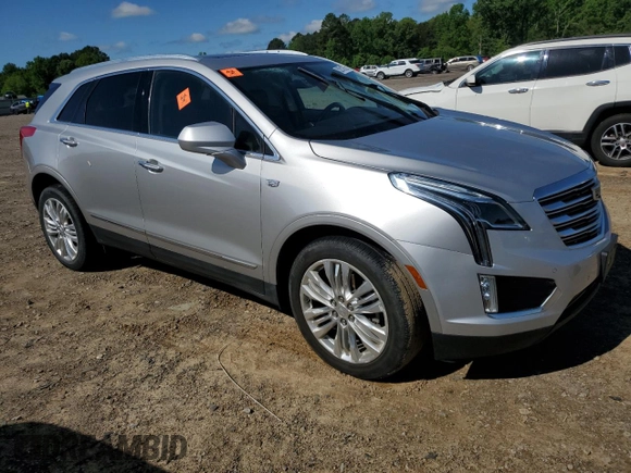 2019 Cadillac XT5 Premium Luxury FWD z VIN 1GYKNERS5KZ235627, wystawiony jako Copart lot #52512755 z przebiegiem Nie podano mil oraz Szkody całkowita. Historia ofert i sprzedaży dostępna na DreamBid. Obrazek 4.