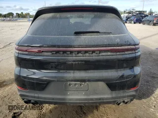 2024 Porsche Cayenne with VIN WP1AA2AY9RDA07583, listed as a Copart auction lot 84632814 with 5,260 mi miles and Salvage title. Bid and sale history available at DreamBid. Image 6.