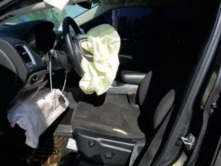 2018 Dodge Durango SXT с VIN 1C4RDJAG9JC359800, выставлен на аукционе Copart как лот 52737065 с пробегом 171 202 миль миль и Списание • Salvage title. История ставок и продаж доступна на DreamBid. Изображение 7.