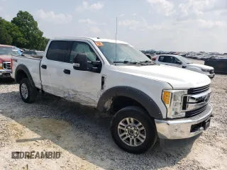 2017 Ford F-250 Lariat with VIN 1FT7W2B6XHEB36788, listed as a Copart auction lot 59502685 with 107,970 mi miles and Salvage title. Bid and sale history available at DreamBid. Image 4.