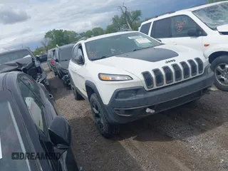 2018 Jeep Cherokee Trailhawk z VIN 1C4PJMBX3JD548761, wystawiony jako IAAI lot #42107376 z przebiegiem 148 525 mil mil oraz . Historia ofert i sprzedaży dostępna na DreamBid. Obrazek 1.