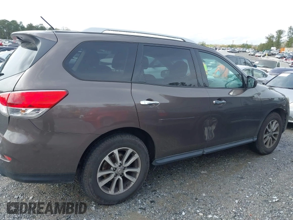 2016 Nissan Pathfinder SV with VIN 5N1AR2MN6GC651858, listed as a IAAI auction lot 41920897 with 247,344 mi miles. Bid and sale history available at carsss.com. Image 13.