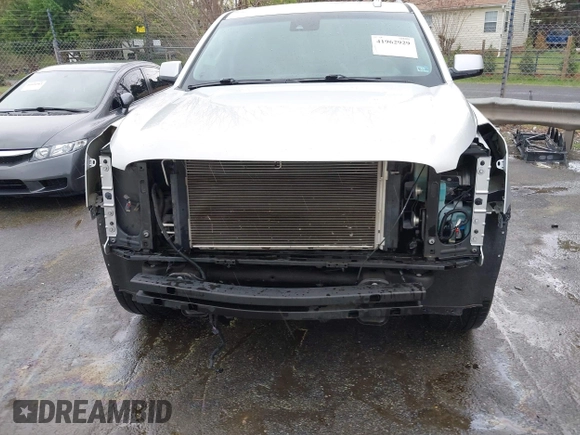 2015 GMC Yukon SLT with VIN 1GKS2BKC0FR676107, listed as a IAAI auction lot 41962929 with 132,389 mi miles. Bid and sale history available at carsss.com. Image 6.