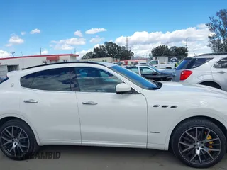 2019 Maserati Levante S with VIN ZN661YUS1KX318915, listed as a IAAI auction lot 41949952 with 74,355 mi miles. Bid and sale history available at carsss.com. Image 13.