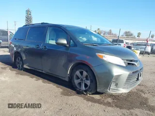 2018 Toyota Sienna LE Auto Access Seat with VIN 5TDKZ3DC5JS932357, listed as a IAAI auction lot 41332285 with 120,559 mi miles. Bid and sale history available at carsss.com. Image 13.