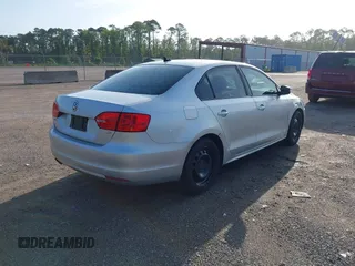2014 Volkswagen Jetta SE с VIN 3VWD17AJ3EM227750, выставлен на аукционе IAAI как лот 42451317 с пробегом 138 666 миль миль и . История ставок и продаж доступна на DreamBid. Изображение 4.