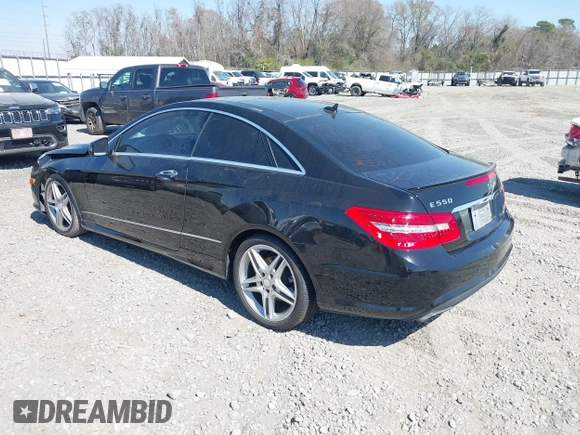2011 Mercedes-Benz E-Class E 550 with VIN WDDKJ7CB7BF076428, listed as a IAAI auction lot 41785339 with 111,582 mi miles. Bid and sale history available at carsss.com. Image 3.