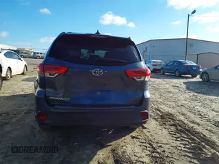 2018 Toyota Highlander LE with VIN 5TDZZRFH1JS246973, listed as a IAAI auction lot 41724379 with 185,461 mi miles and . Bid and sale history available at DreamBid. Image 16.