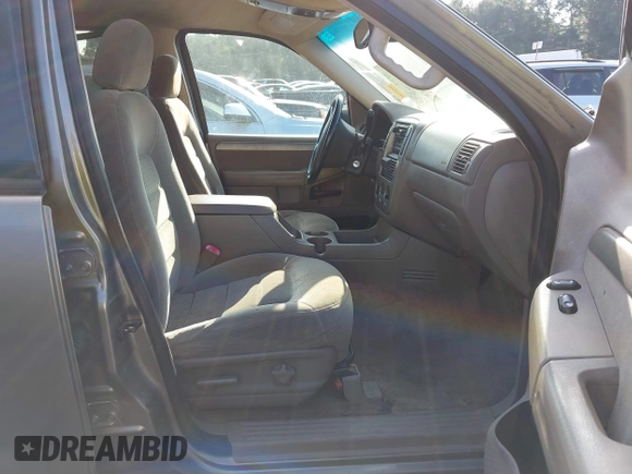 2003 Ford Explorer XLT with VIN 1FMZU63K83ZA92143, listed as a IAAI auction lot 42437278 with 286,800 mi miles and . Bid and sale history available at DreamBid. Image 5.