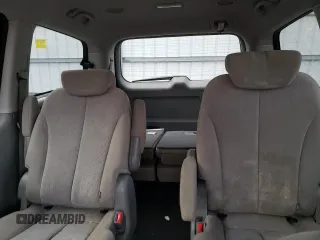 2010 Kia Sedona LX with VIN KNDMG4C32A6346589, listed as a Copart auction lot 53001474 with 139,923 mi miles and Salvage Title. Bid and sale history available at carsss.com. Image 10.