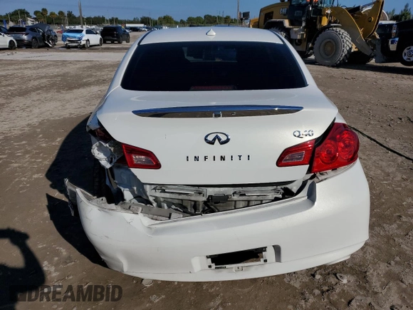 2015 Infiniti Q40 with VIN JN1CV6AP4FM501880, listed as a Copart auction lot 85672324 with 114,221 mi miles and Salvage Title. Bid and sale history available at carsss.com. Image 6.
