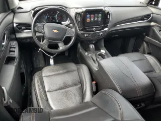 2019 Chevrolet Traverse Premier z VIN 1GNERKKW7KJ135666, wystawiony jako Copart lot #55920135 z przebiegiem 105 812 mil mil oraz Szkoda całkowita • Salvage title. Historia ofert i sprzedaży dostępna na DreamBid. Obrazek 8.