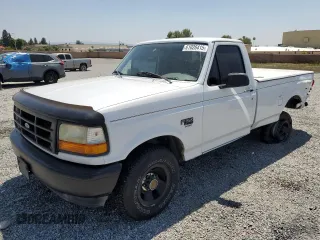 1996 Ford F-150 z VIN 1FTEF15Y3TLA34414, wystawiony jako Copart lot #61026415 z przebiegiem 133 406 mil mil oraz Szkoda całkowita • Salvage title. Historia ofert i sprzedaży dostępna na DreamBid. Obrazek 1.
