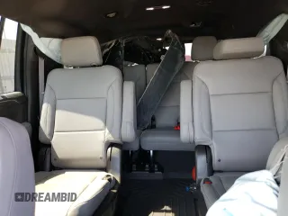 2022 Chevrolet Suburban Z71 with VIN 1GNSKDKD4NR356570, listed as a Copart auction lot 45645683 with 14,983 mi miles and . Bid and sale history available at DreamBid. Image 10.