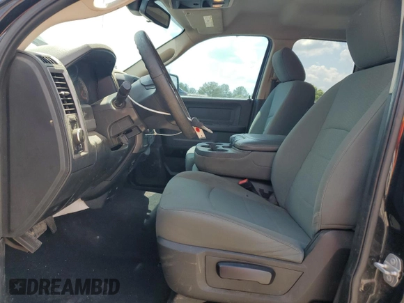 2016 Ram 1500 Express z VIN 1C6RR6FT1GS415495, wystawiony jako Copart lot #58371015 z przebiegiem 154 198 mil mil oraz Czysty tytuł • Clean title. Historia ofert i sprzedaży dostępna na DreamBid. Obrazek 7.